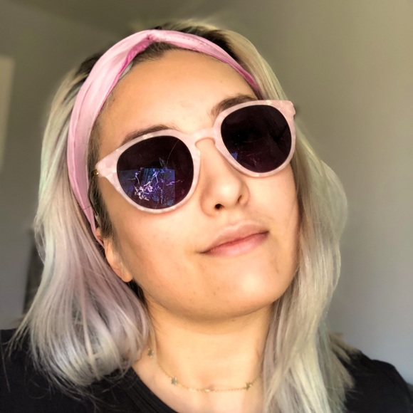 Meet your Posher, Eva - Picture 1 of 1